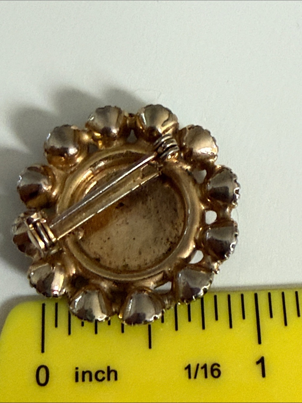 Vintage Gold-Tone Gemini coin Pin Brooch Emerald Green birthstone rhinestones - Picture 7 of 7